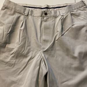 Men’s Sz 40 Brooks Brothers khaki shorts